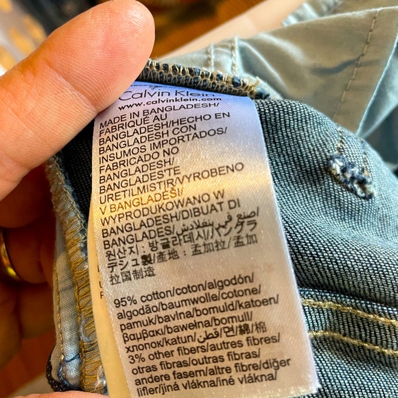 Calvin Klein boot cut jeans, size 31x32 dark wash, like new - Picture 9 of 10